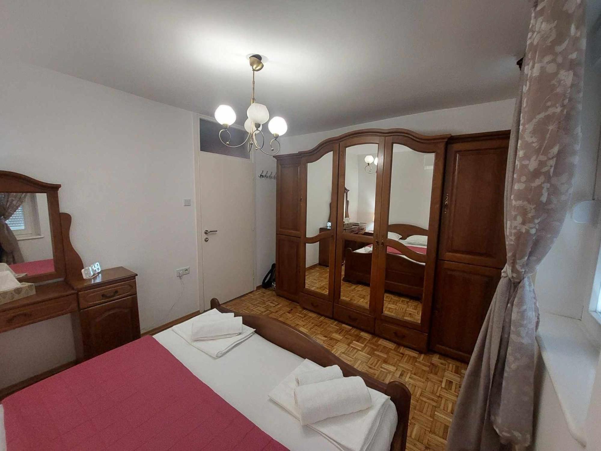 Apartman Adi ไยเซ ภายนอก รูปภาพ