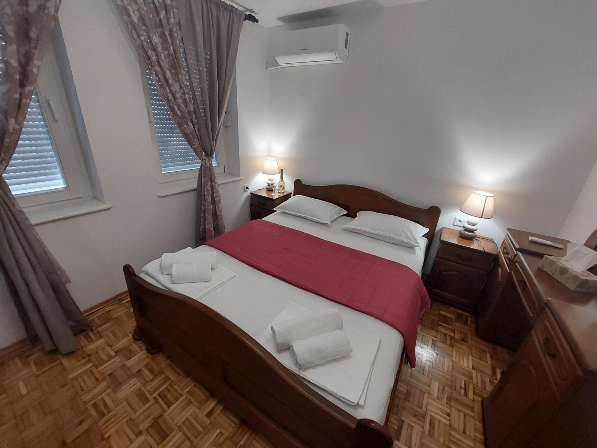 Apartman Adi ไยเซ ภายนอก รูปภาพ