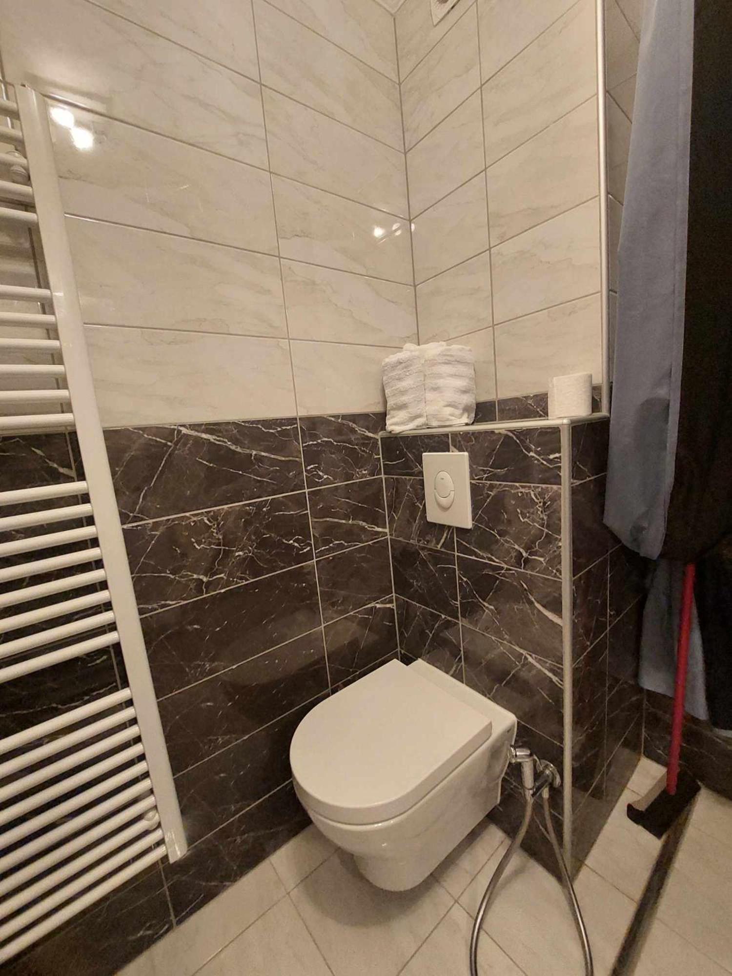 Apartman Adi ไยเซ ภายนอก รูปภาพ