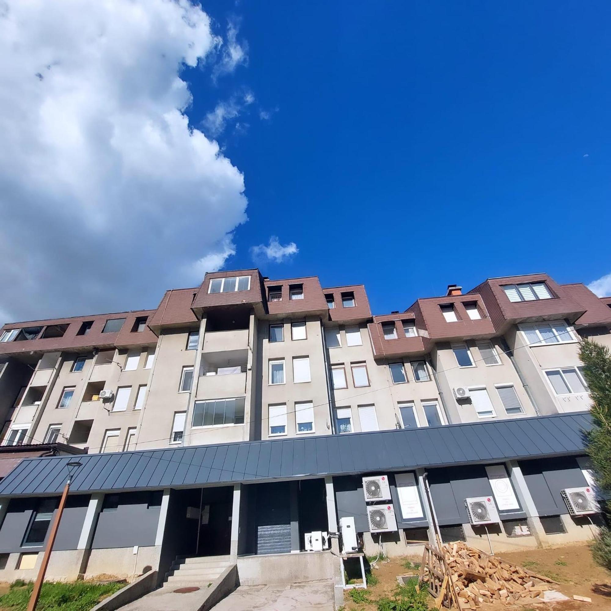 Apartman Adi ไยเซ ภายนอก รูปภาพ
